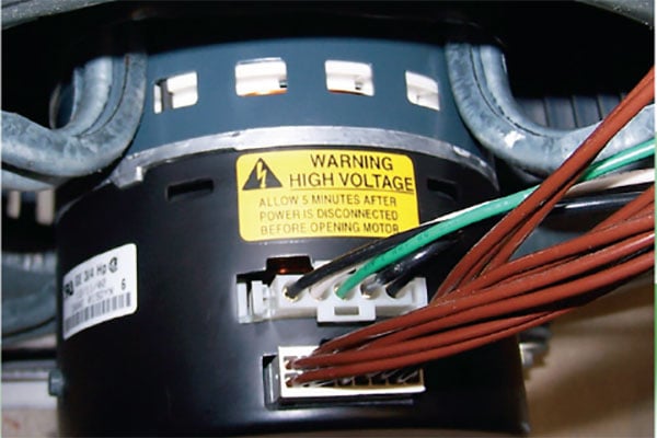 ECM plug connector