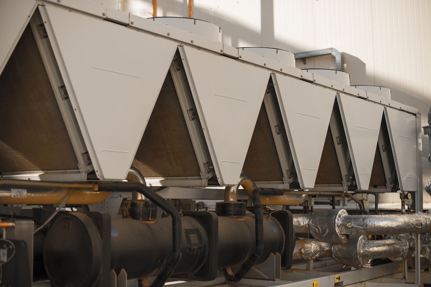 Chiller and condenser image
